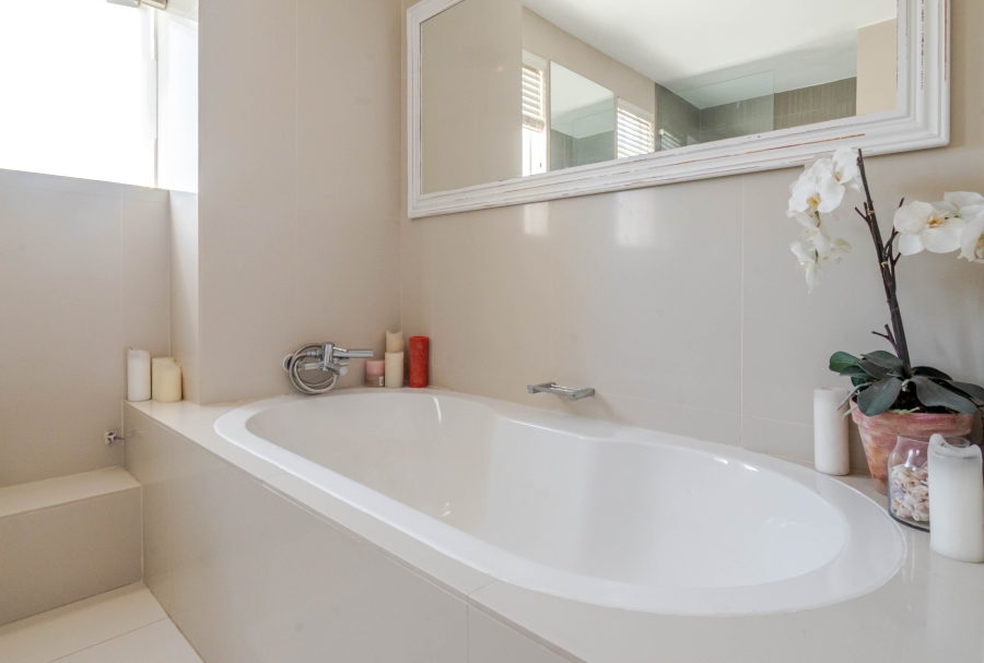 3 Bedroom Property for Sale in Bantry Bay Western Cape